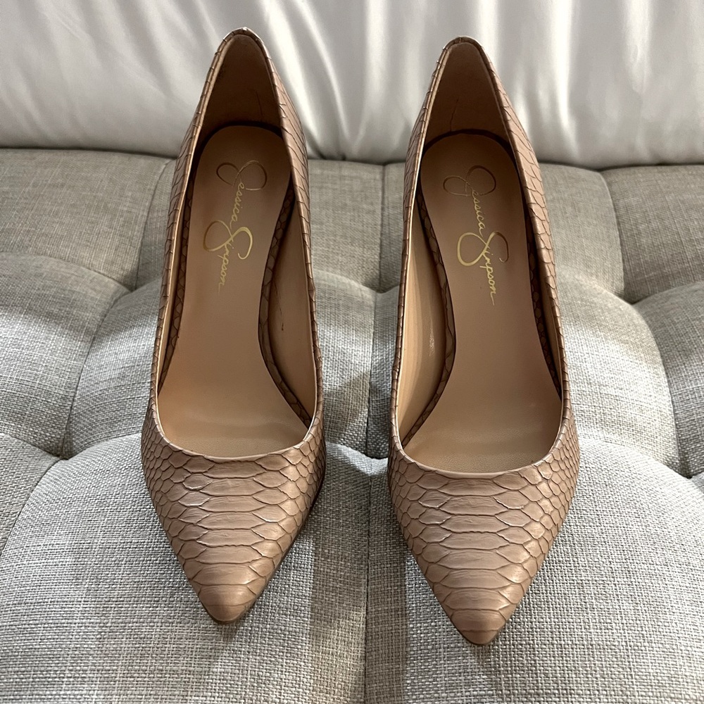 Jessica Simpson Pumps